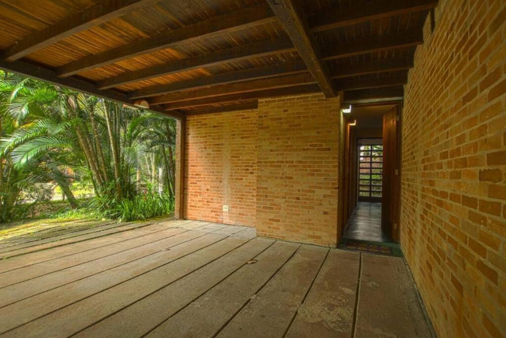 Casa Praia da Feiticeira Condomínio Fechado