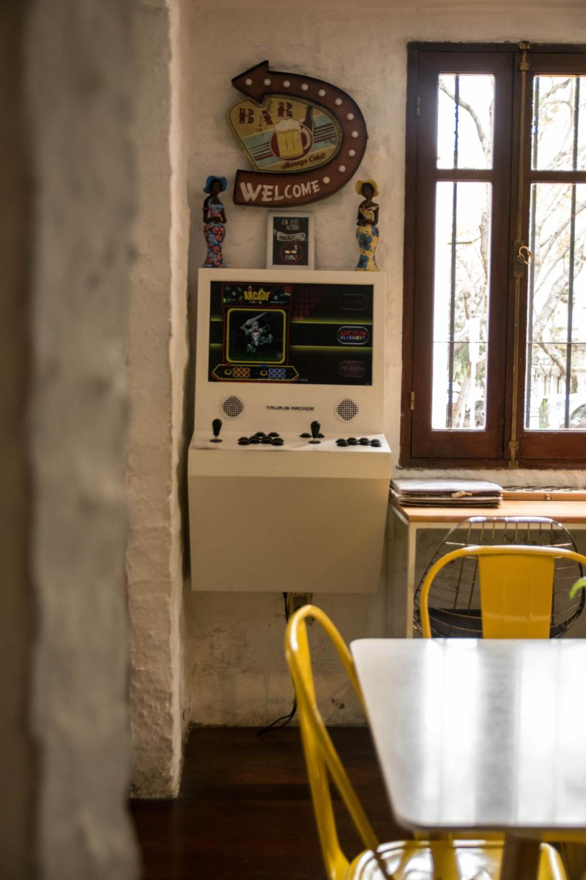 MedioMundo Hostel