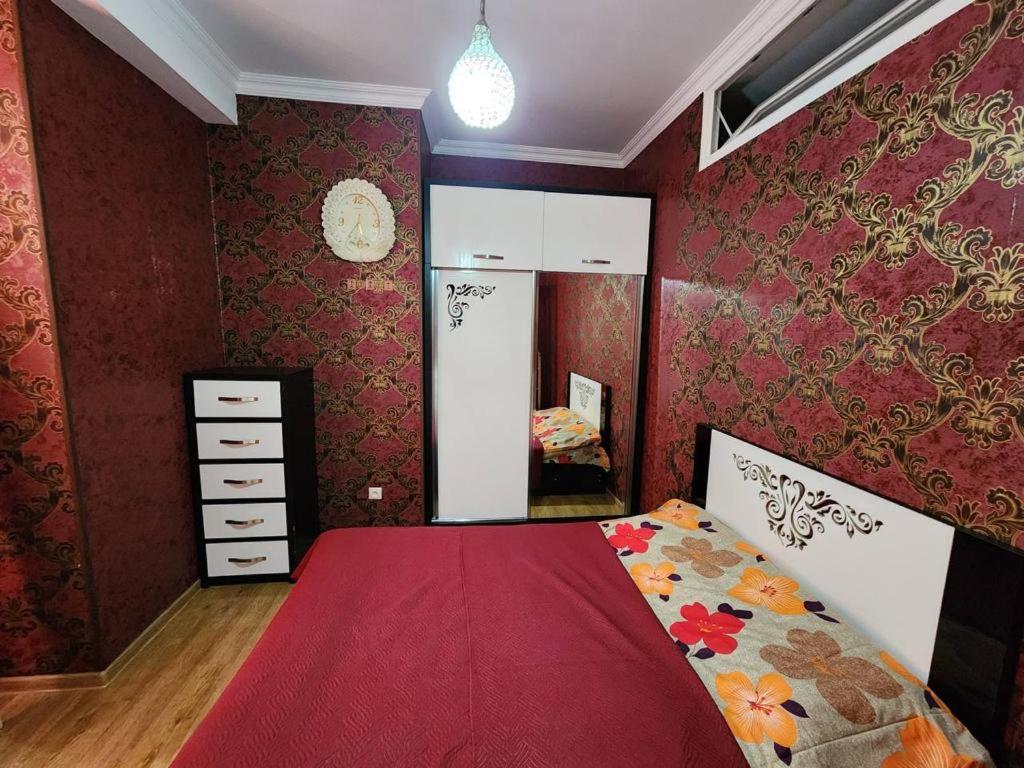 Apartment on David Aghmashenebeli Avenue