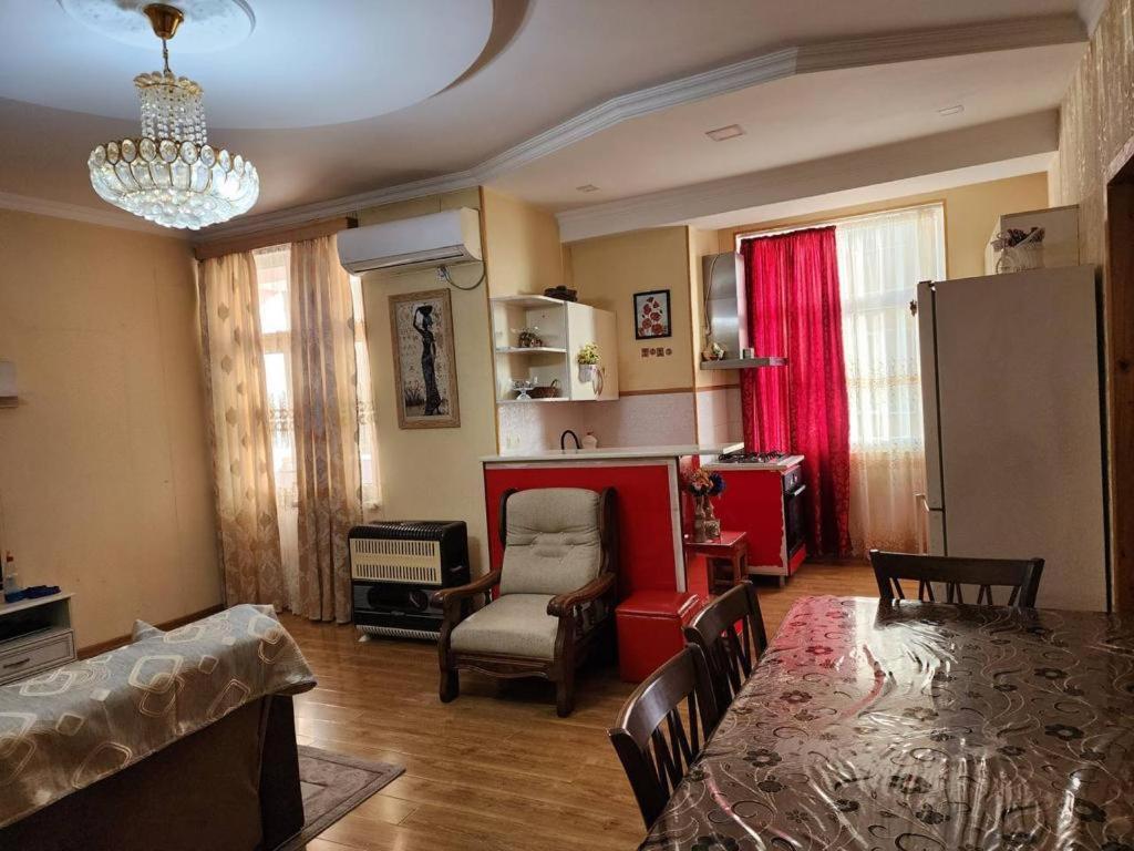 Apartment on David Aghmashenebeli Avenue
