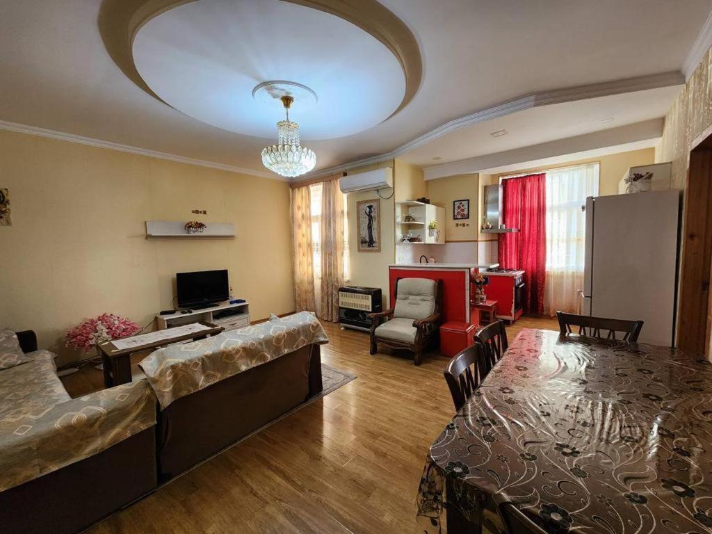 Apartment on David Aghmashenebeli Avenue
