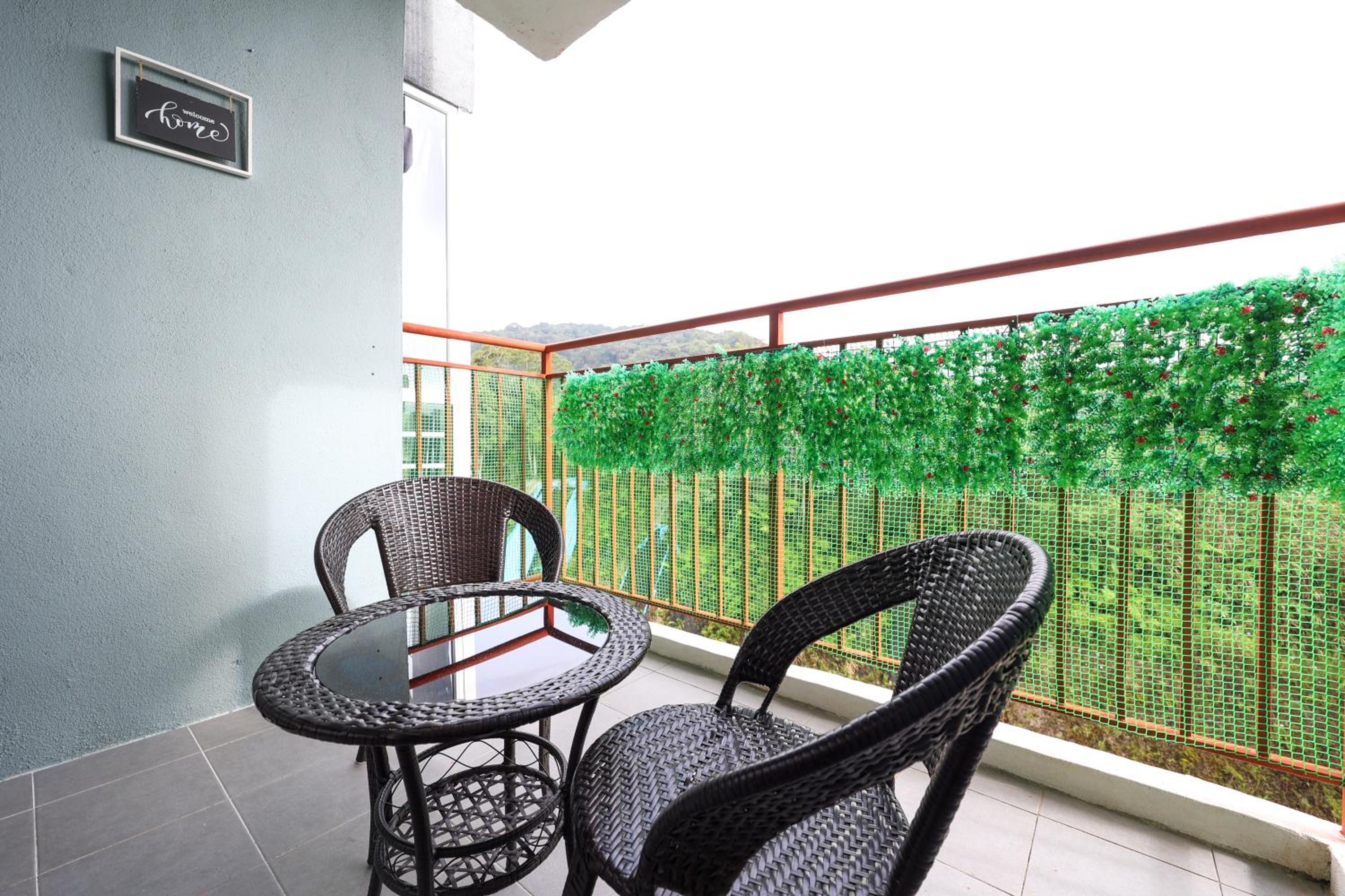 Moonight Luxe Suite, Cameron's Emerald Avenue photo 2