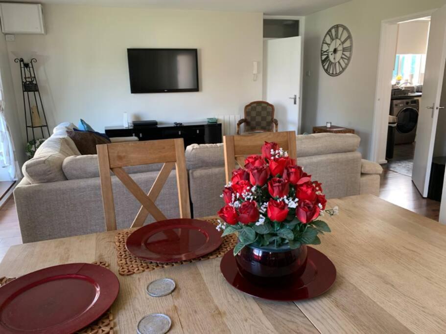 Spacious 2 Bed Elstree Borehamwood Hertfordshire