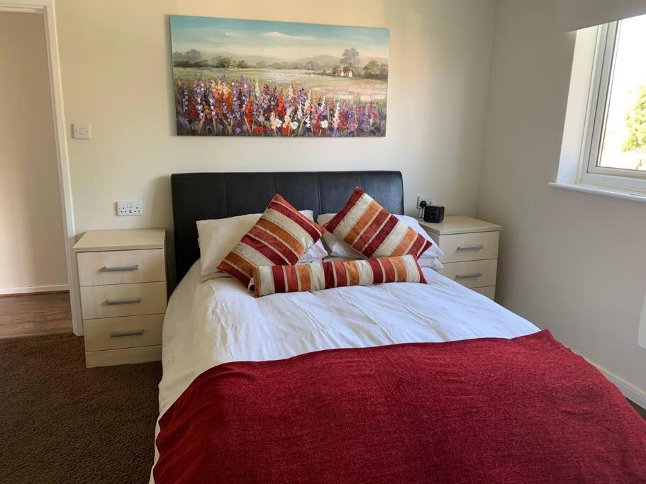 Spacious 2 Bed Elstree Borehamwood Hertfordshire