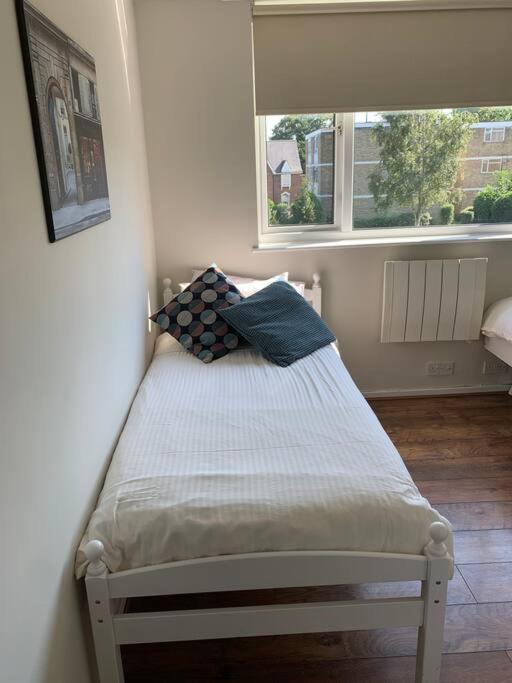 Spacious 2 Bed Elstree Borehamwood Hertfordshire