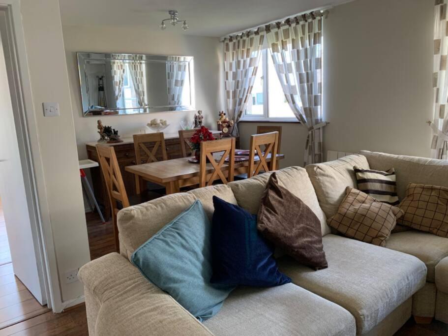 Spacious 2 Bed Elstree Borehamwood Hertfordshire
