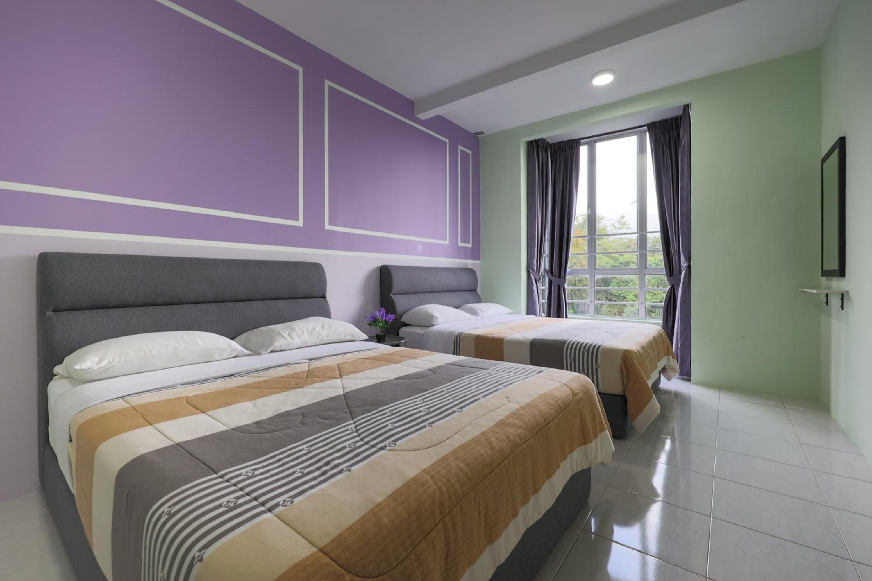 Moonight Luxe Suite, Cameron's Emerald Avenue photo 8
