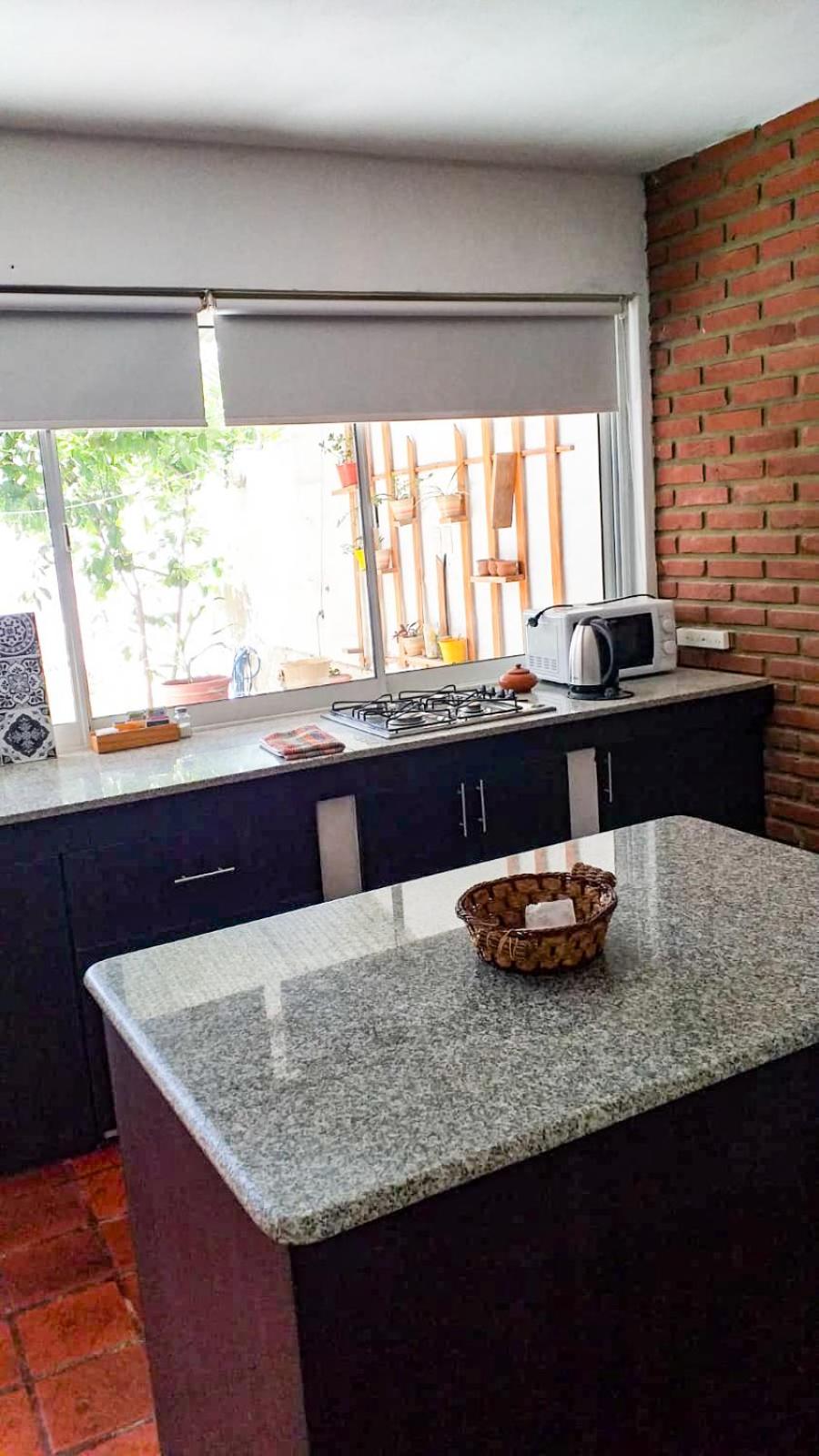 Ideal familias, Cómodo, amplio, patio y parrilla!! 2 dormitorios