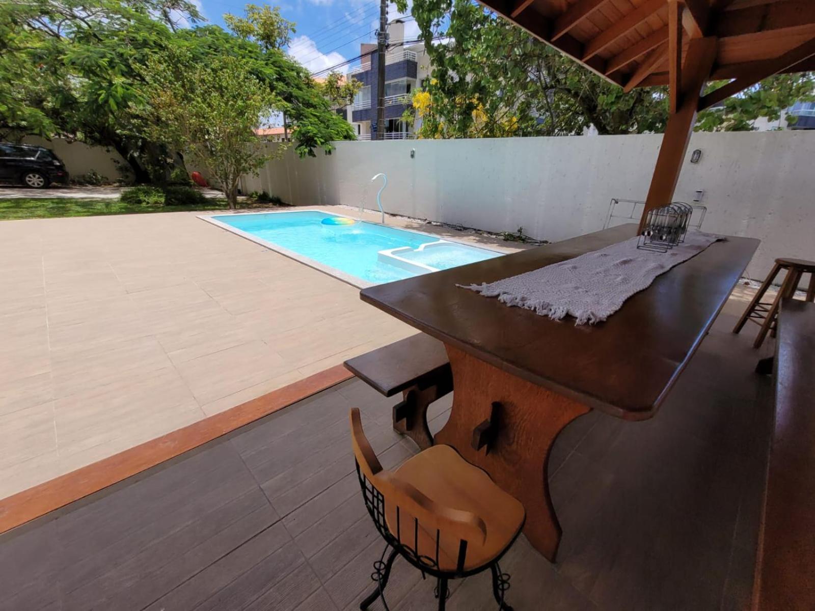 Casa com piscina ingleses 0161