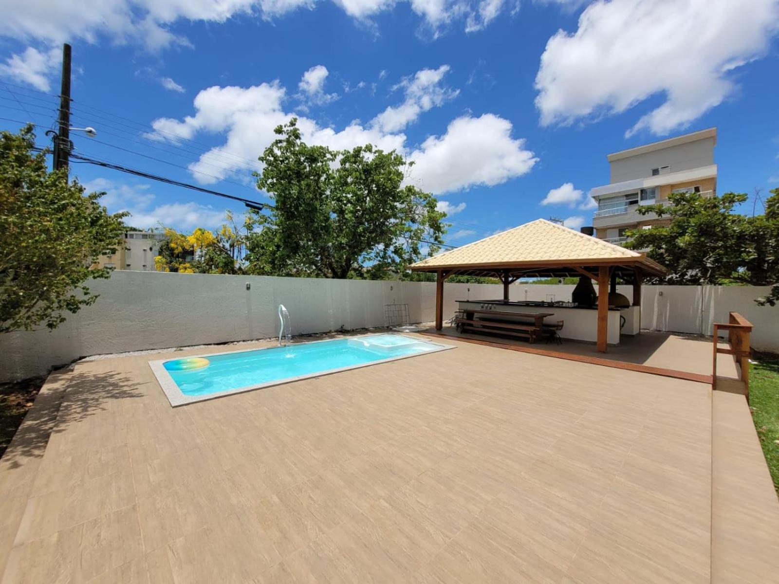 Casa com piscina ingleses 0161