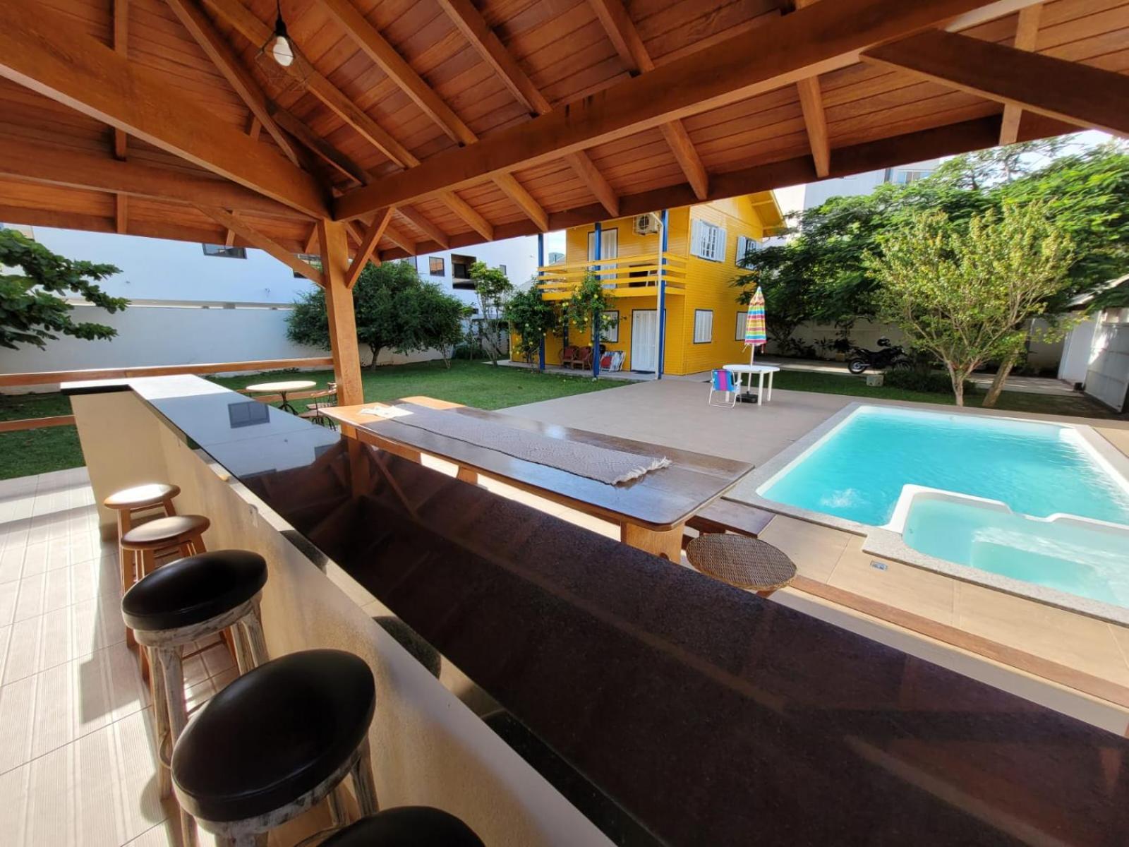 Casa com piscina ingleses 0161