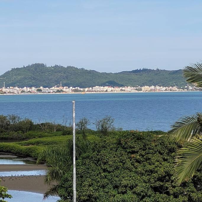 Ape frente praia Ponta das Canas/3min Canasvieiras