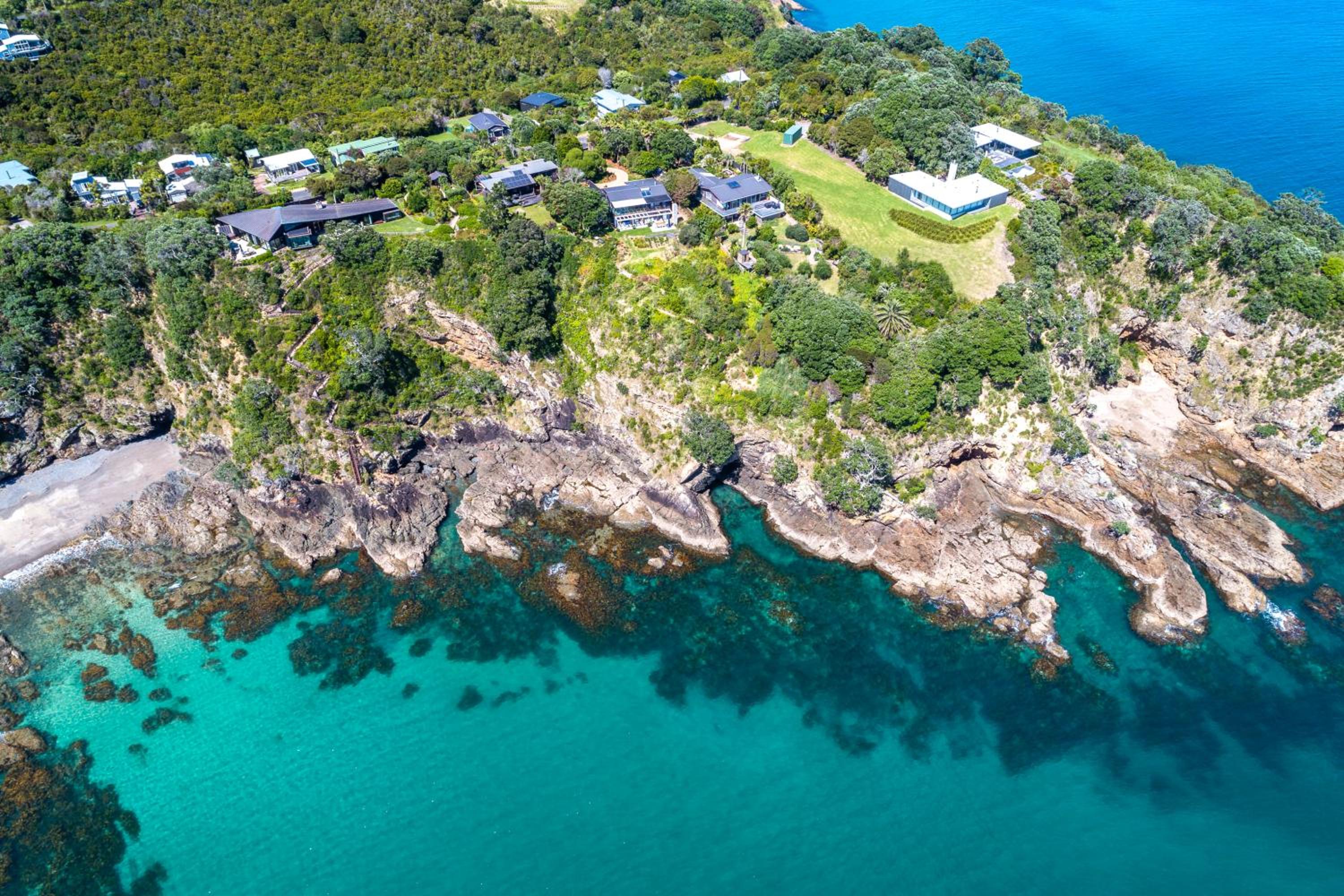 Clifftop Sanctuary - Stay Waiheke view 5