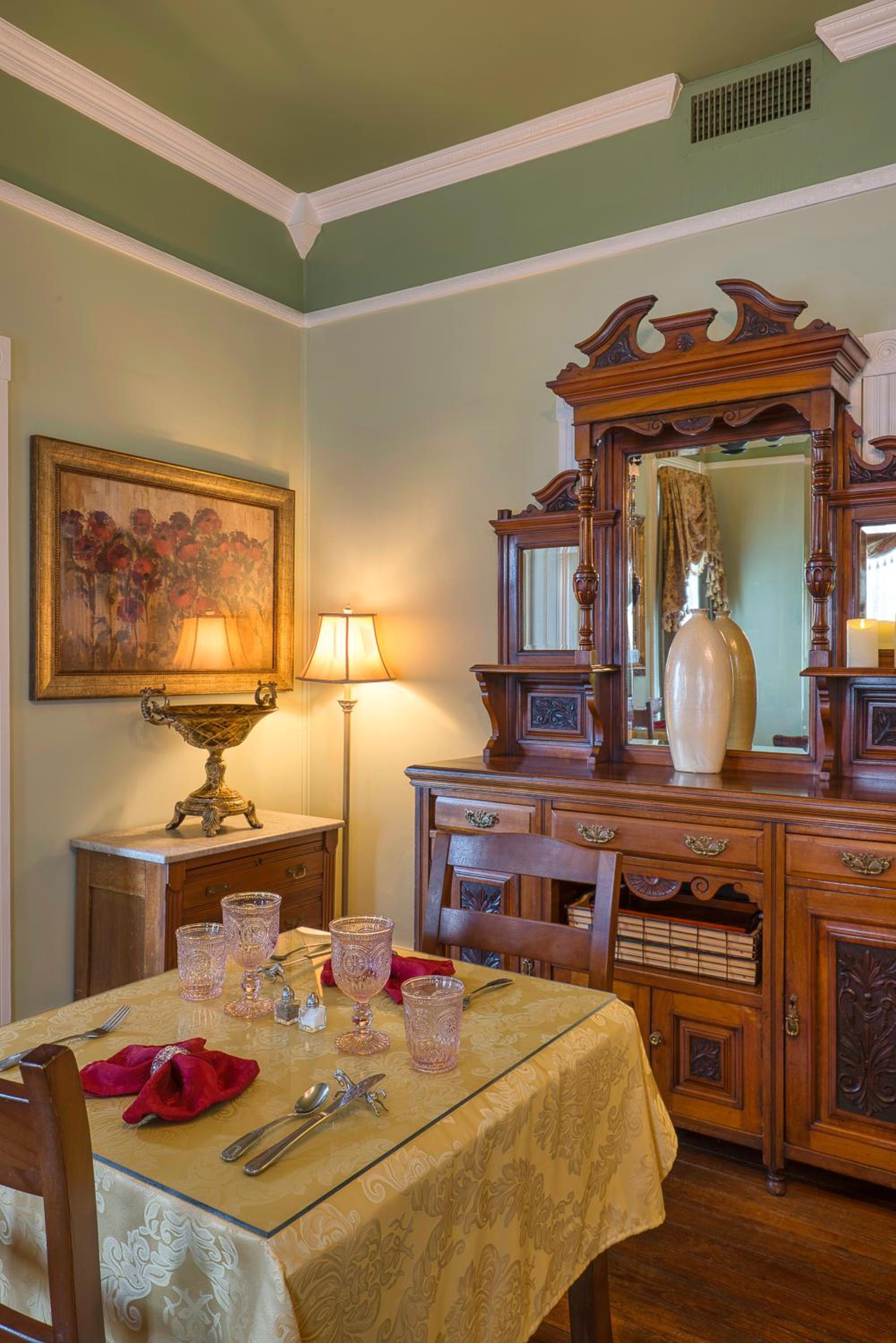 Victorian House Bed and Breakfast
