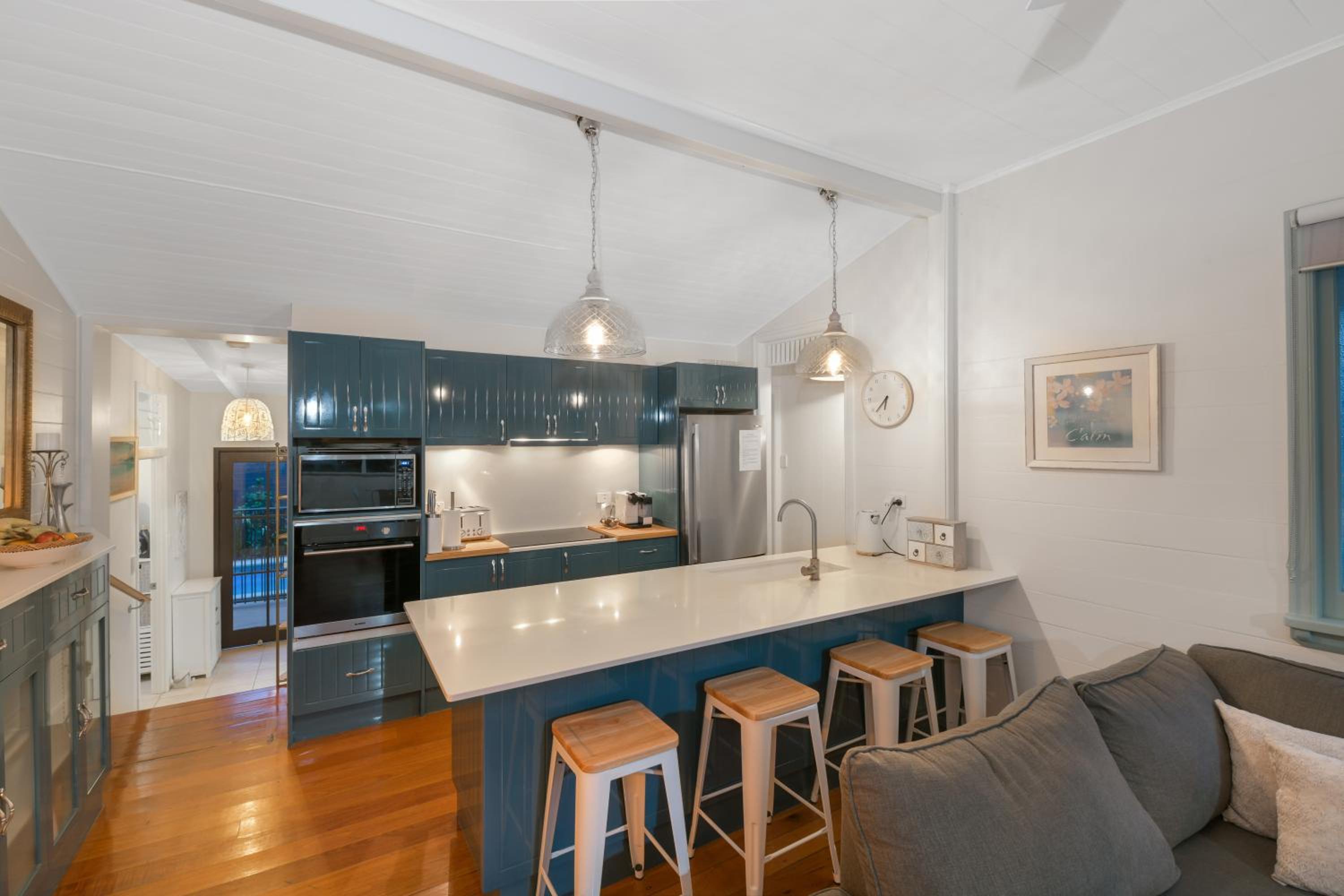 Sweet Creek Cottage, Palm Cove, 200m to Beach, Heated Pool, Pets