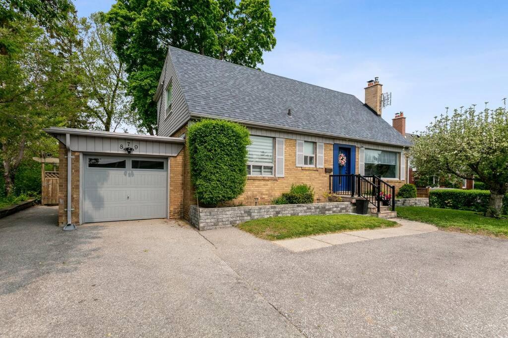 Lakeside Retreat near Toronto