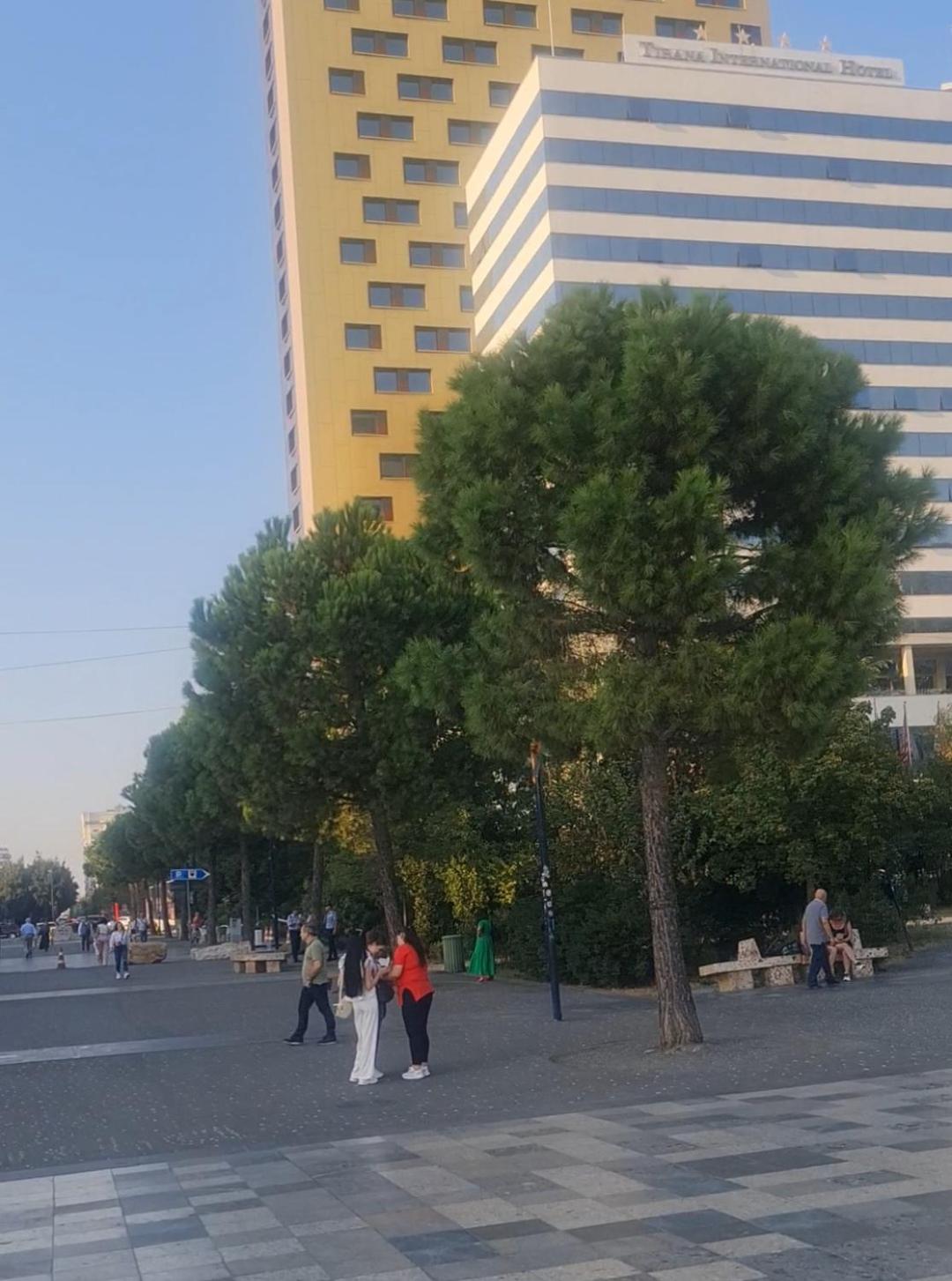 SweetHome Tirana Center, Skanderbeg Square