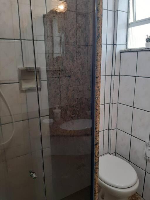 Guarapari. ES. Alugo excelente apartamento a 100 m do mar.