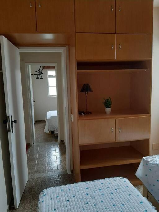 Guarapari. ES. Alugo excelente apartamento a 100 m do mar.