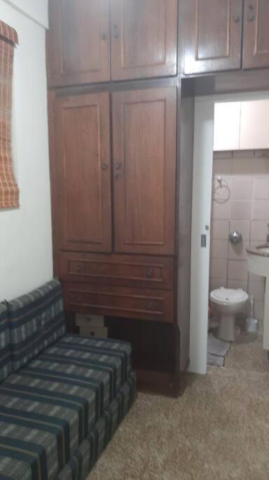 Guarapari. ES. Alugo excelente apartamento a 100 m do mar.