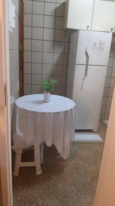 Guarapari. ES. Alugo excelente apartamento a 100 m do mar.