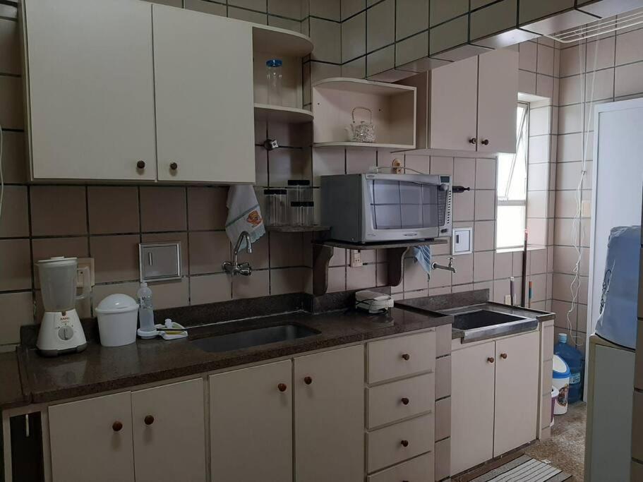 Guarapari. ES. Alugo excelente apartamento a 100 m do mar.
