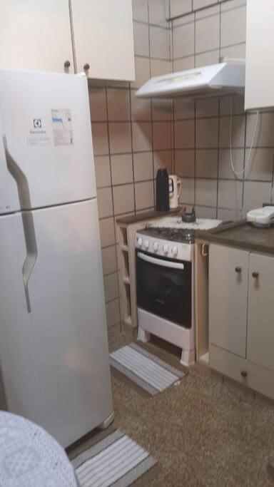 Guarapari. ES. Alugo excelente apartamento a 100 m do mar.