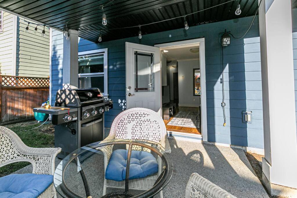 Great 1-bedroom Suite Near Downtown Langford