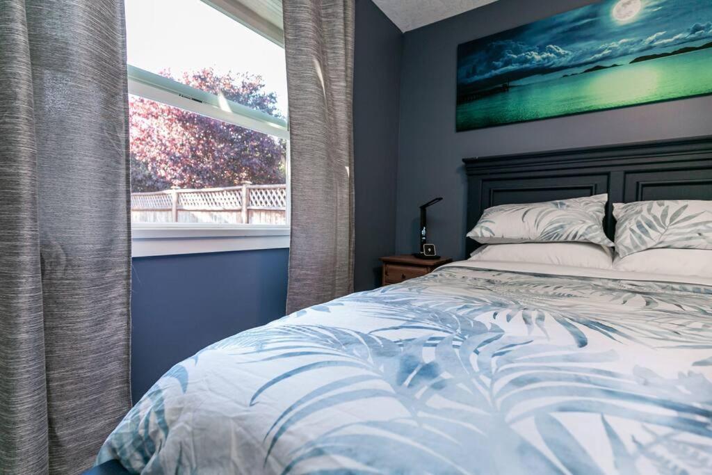 Great 1-bedroom Suite Near Downtown Langford