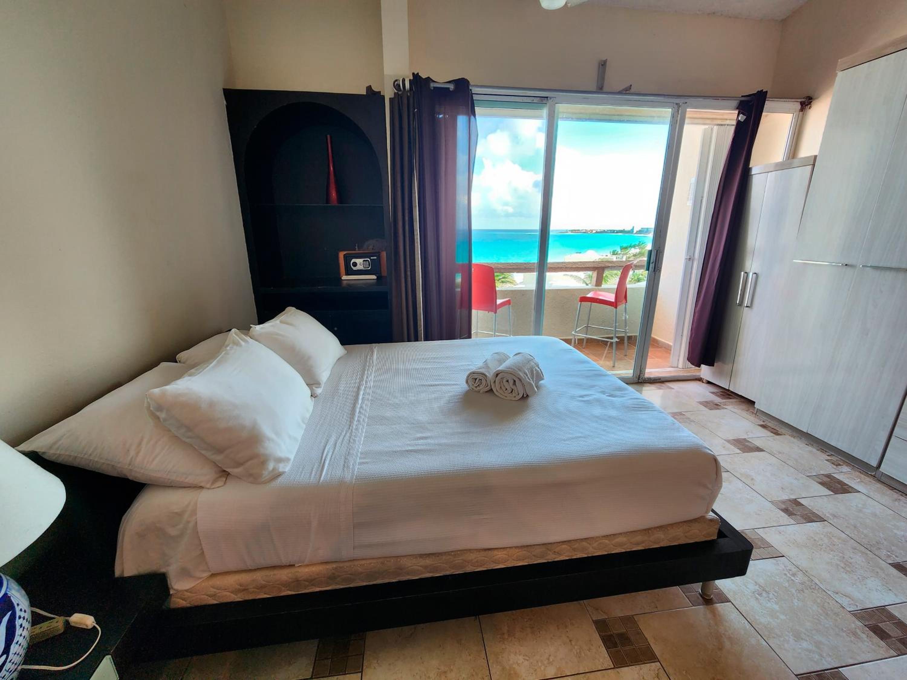 Beachfront apartments Cancun