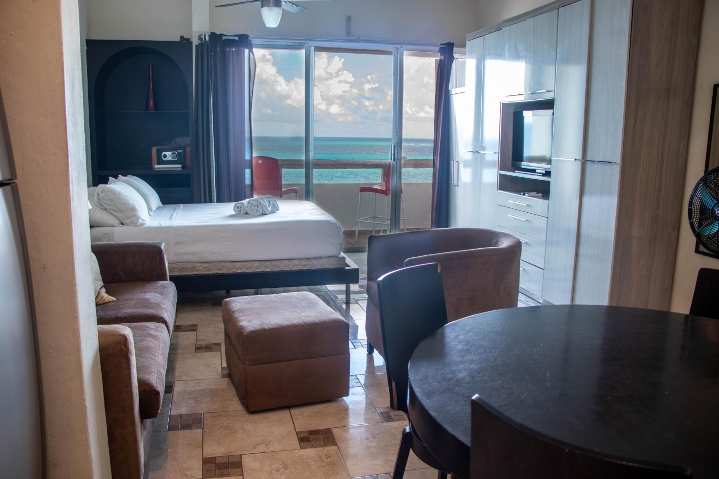 Beachfront apartments Cancun