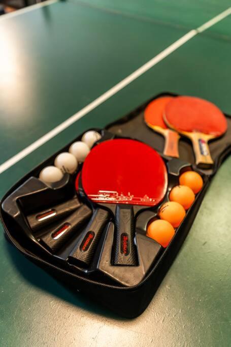 Fun & Cozy Retreat: Nature & Games