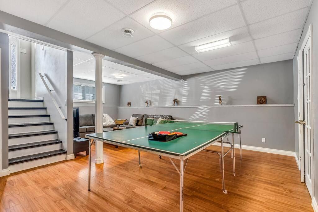 Fun & Cozy Retreat: Nature & Games
