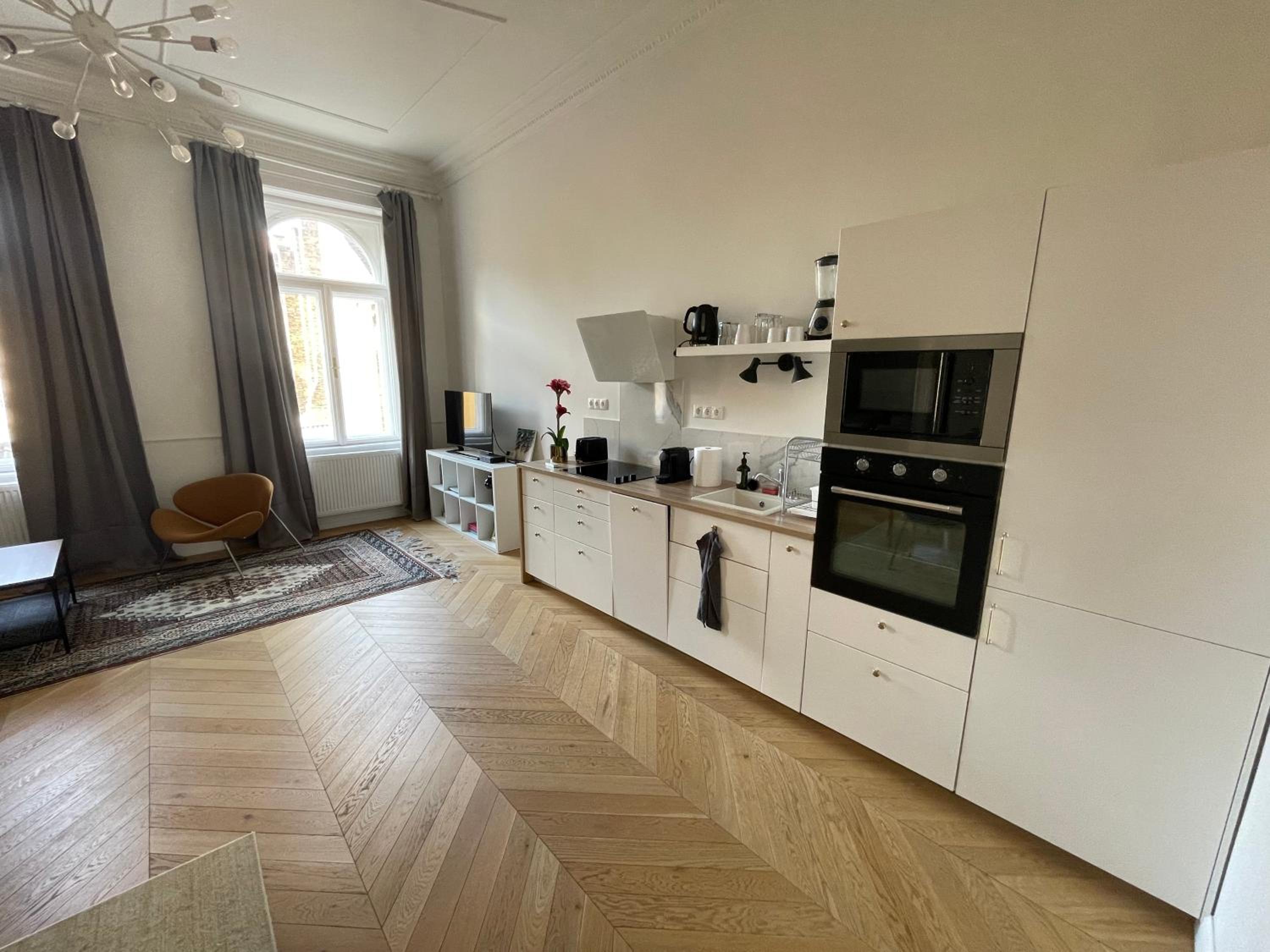 CITY CENTER 3, elegant and cozy 2br in city center!