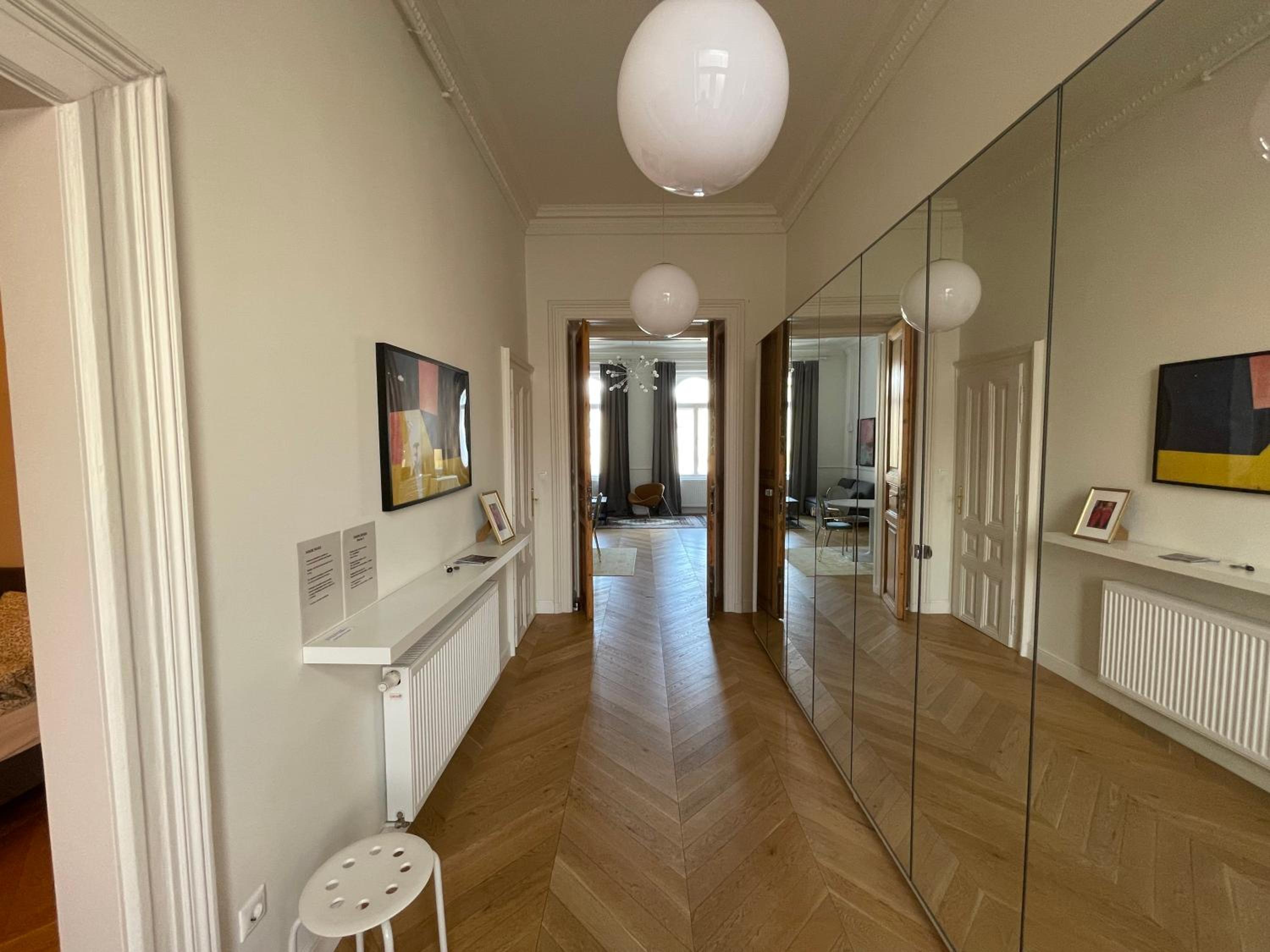 CITY CENTER 3, elegant and cozy 2br in city center!