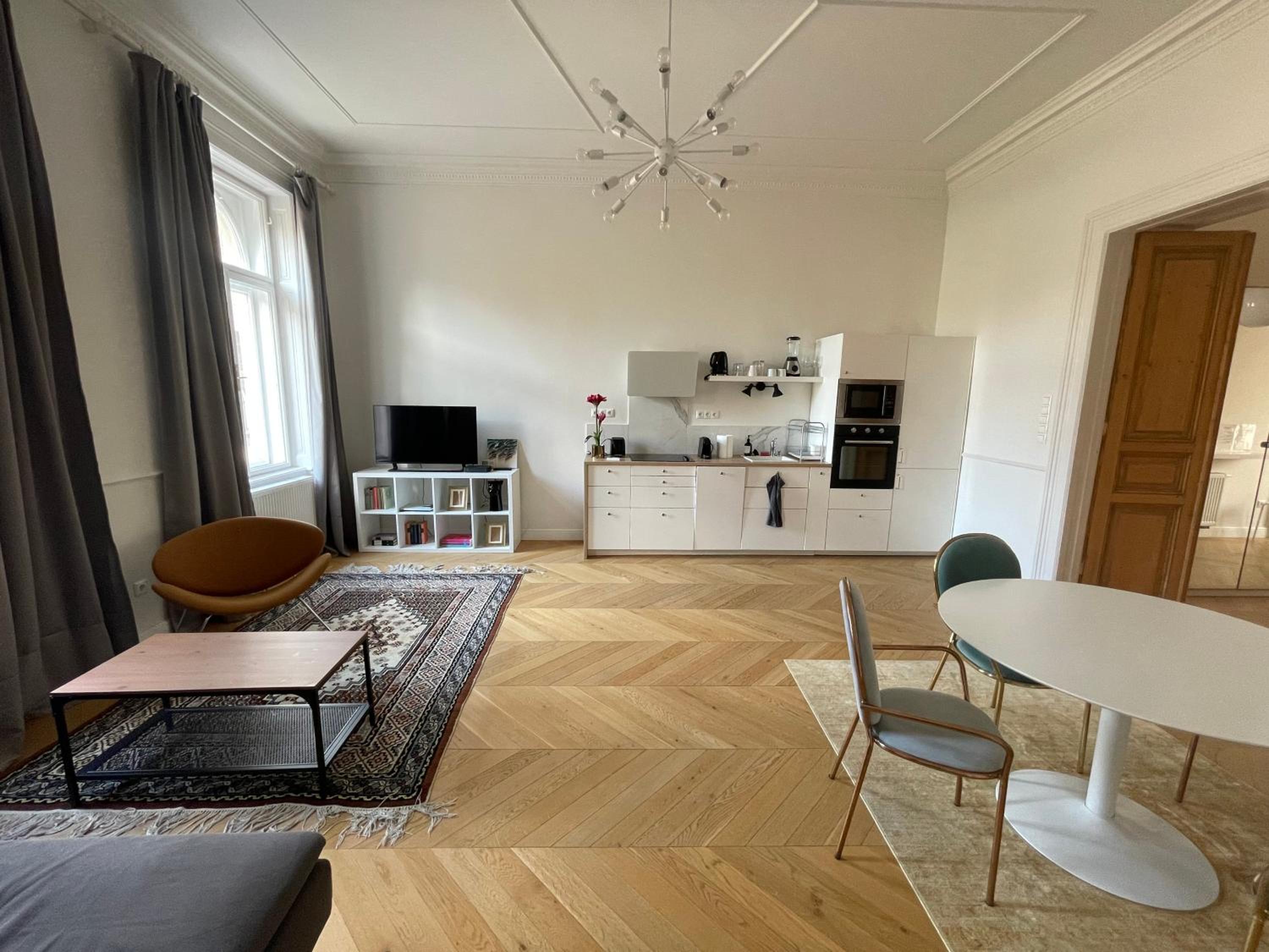 CITY CENTER 3, elegant and cozy 2br in city center!