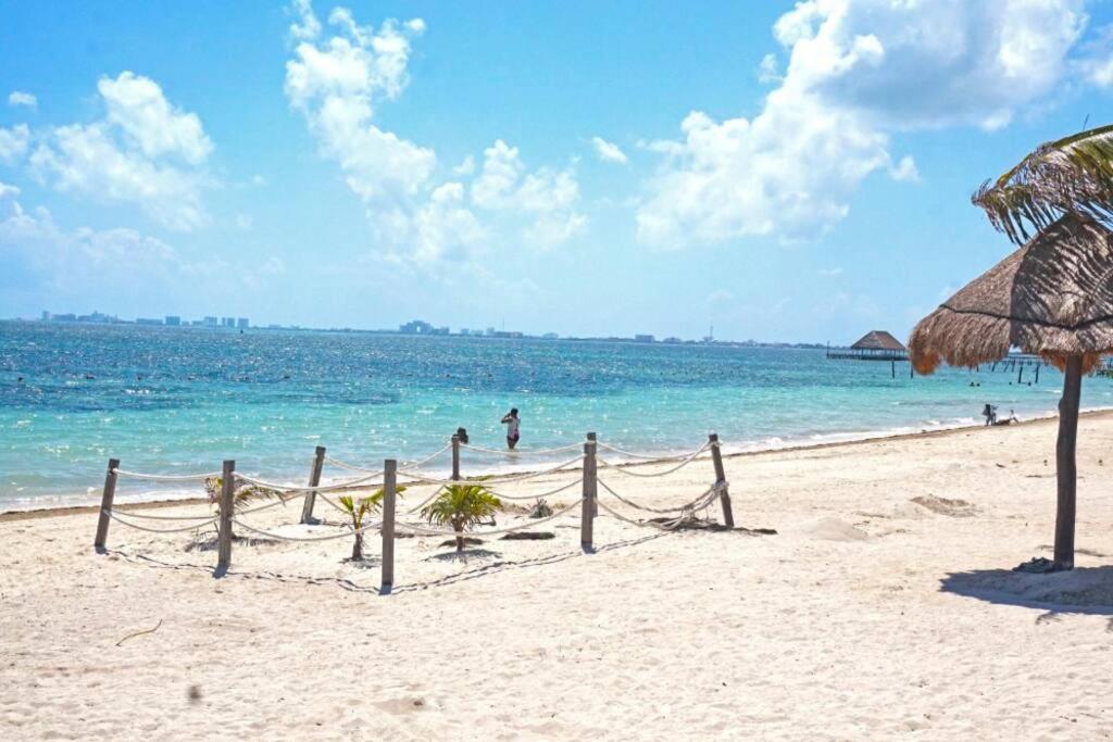 Beautiful Home by the Beach - 3Bedrooms, 2.5Baths