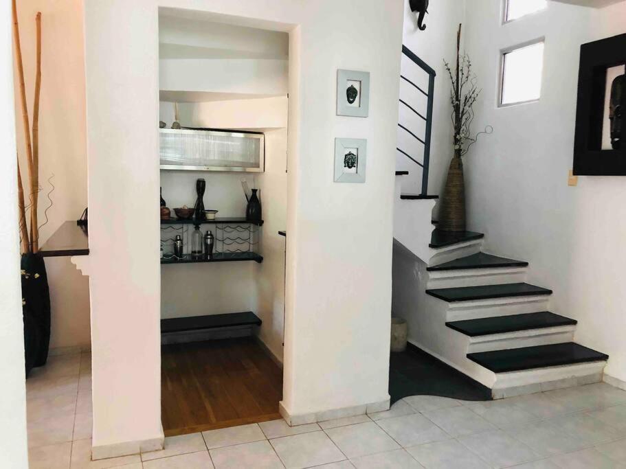 Beautiful Home by the Beach - 3Bedrooms, 2.5Baths