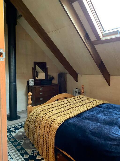 The Cloud House Hampton - Rustic Alpine Retreat