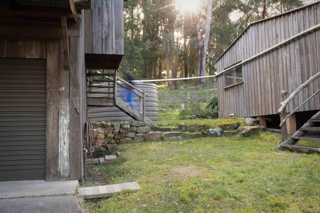 The Cloud House Hampton - Rustic Alpine Retreat