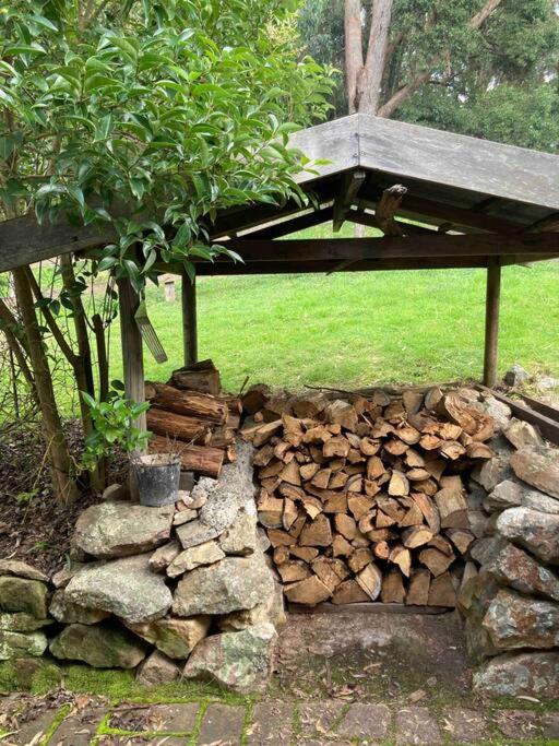 The Cloud House Hampton - Rustic Alpine Retreat