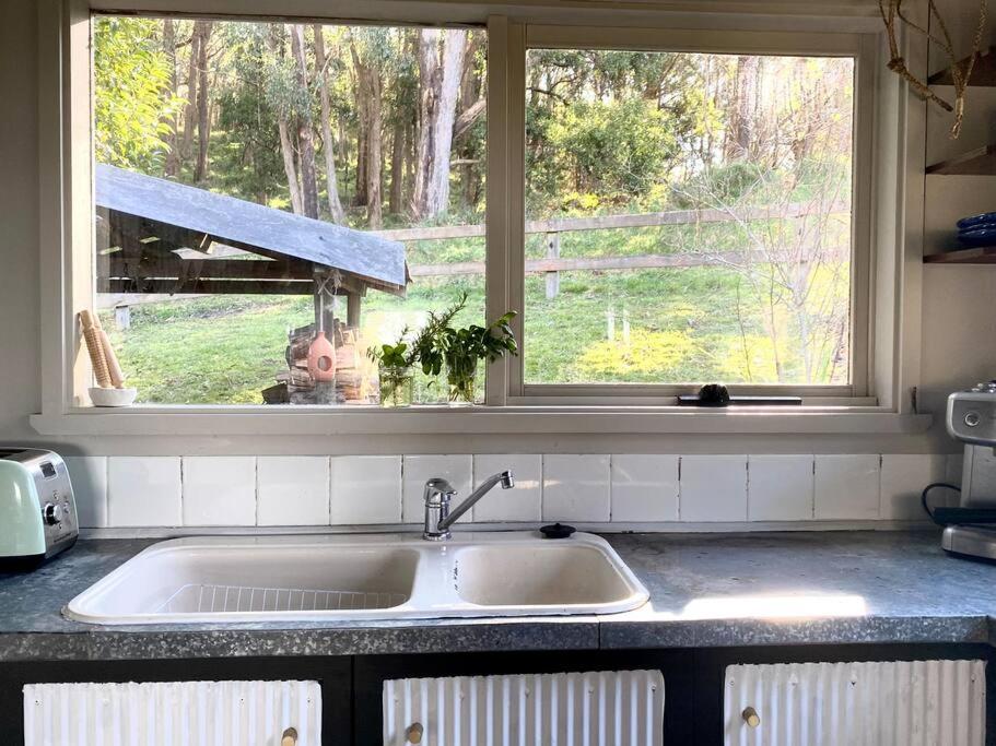 The Cloud House Hampton - Rustic Alpine Retreat