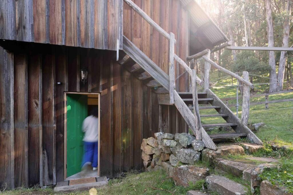 The Cloud House Hampton - Rustic Alpine Retreat