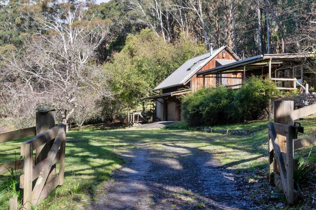 The Cloud House Hampton - Rustic Alpine Retreat