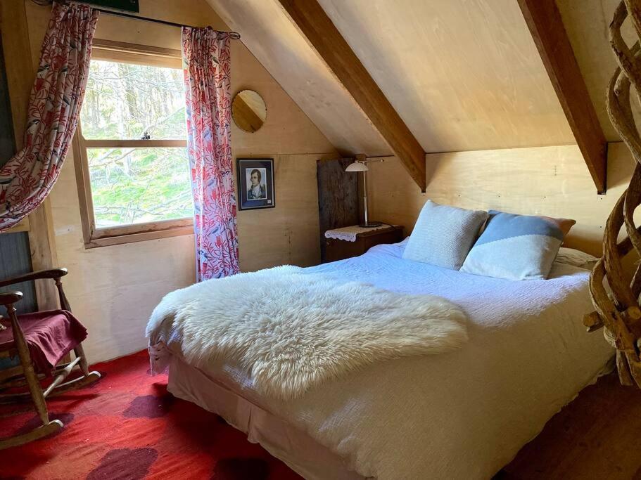 The Cloud House Hampton - Rustic Alpine Retreat