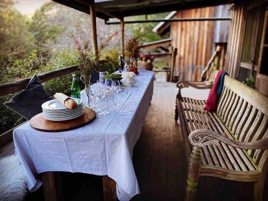 The Cloud House Hampton - Rustic Alpine Retreat