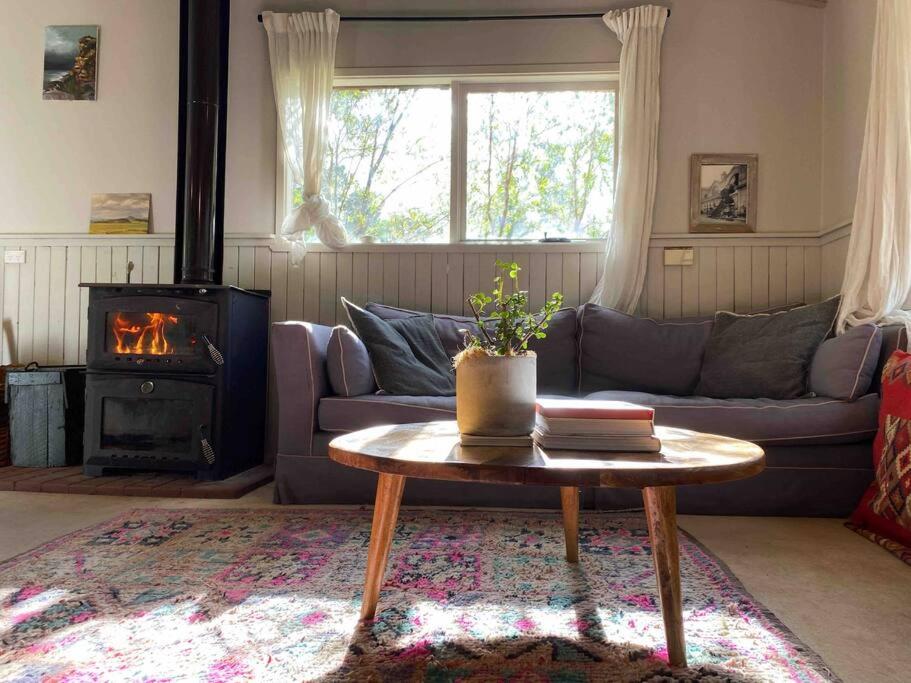 The Cloud House Hampton - Rustic Alpine Retreat
