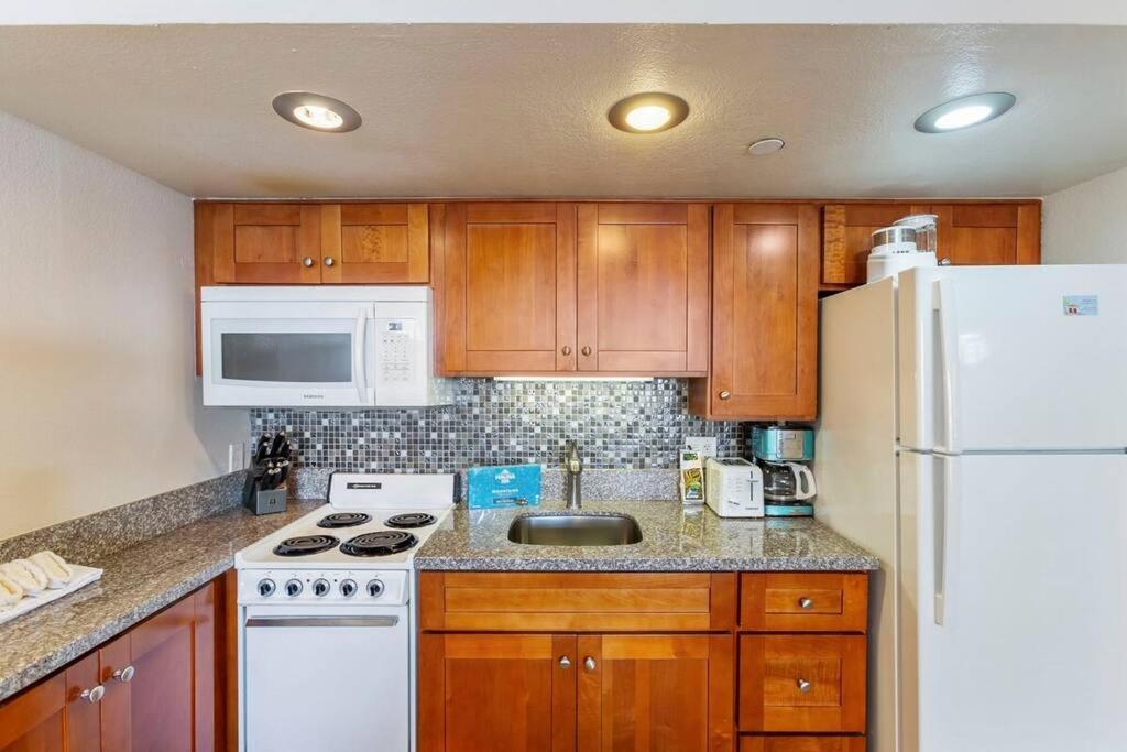 Royal Kahana 505- Amazing 5th floor Oceanview studio view 5