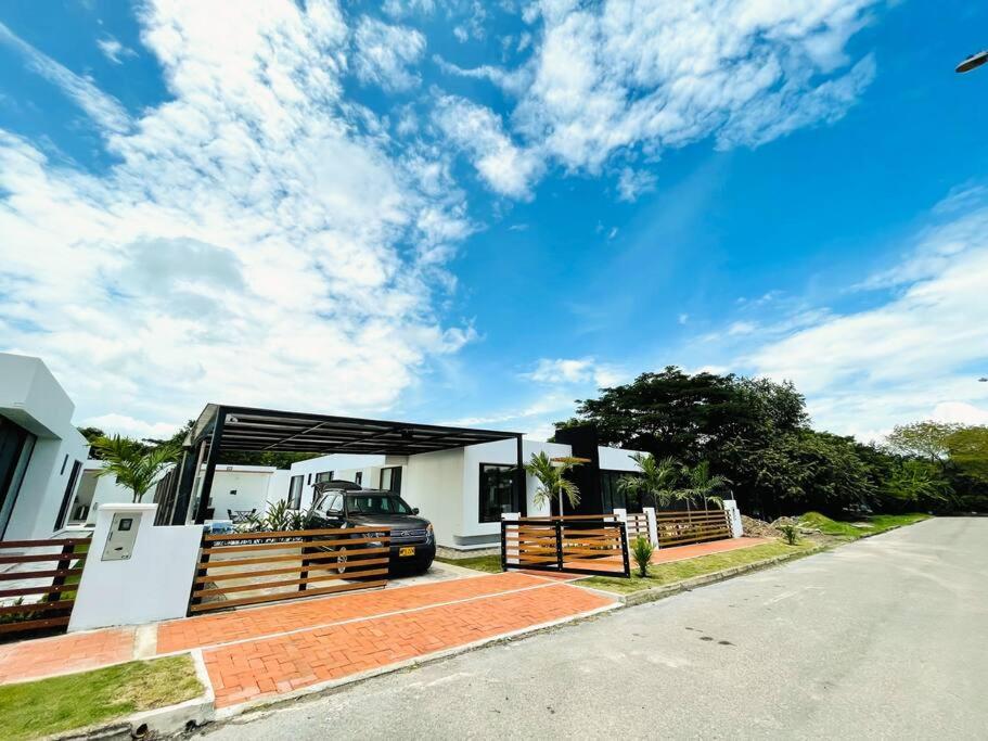 Casa vacacional con piscina privada en Girardot - Casa Tierra Linda
