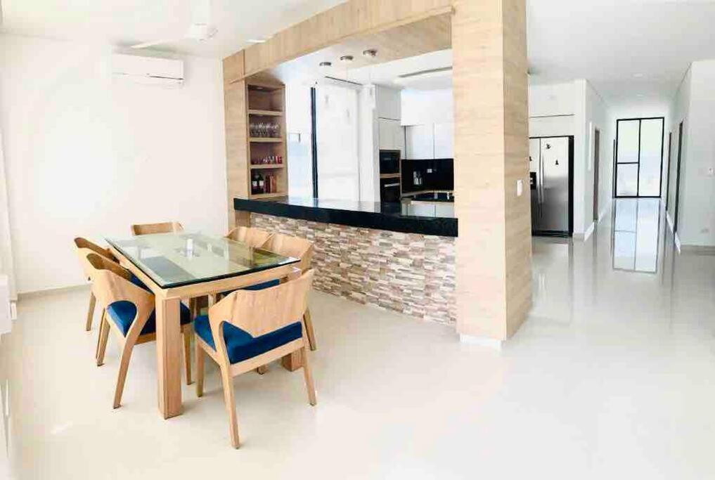 Casa vacacional con piscina privada en Girardot - Casa Tierra Linda